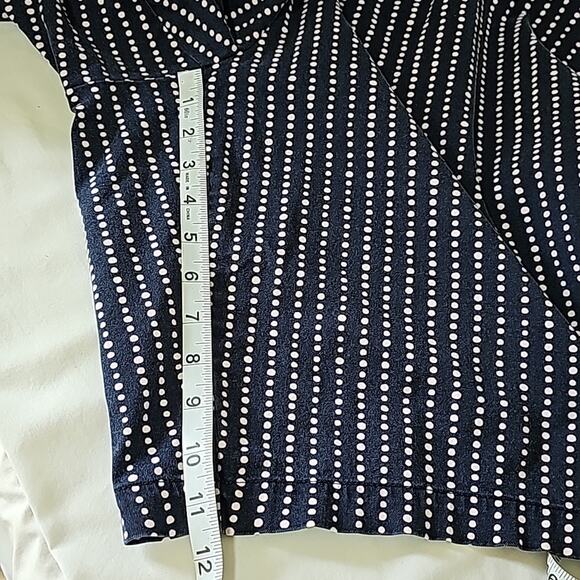 Lands' End Womens Sz 22W Blue Polka Dot Midrise Pockets Modest 11" Shorts - Picture 8 of 12